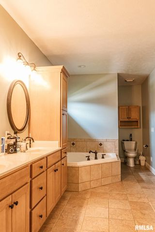 420 Dalhlia Drive, Chatham, IL 62629