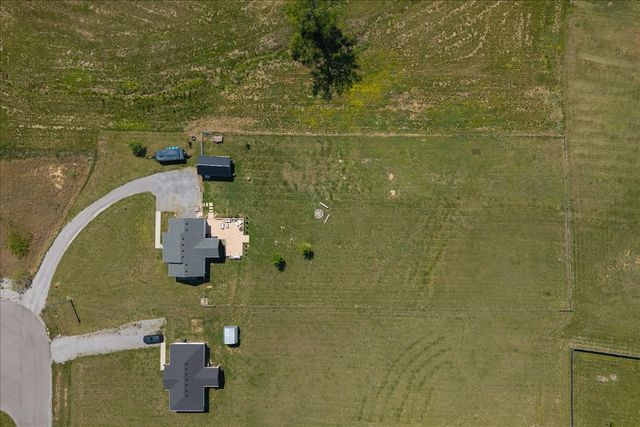 242 Ashley Dawn Ct, Portland, TN 37148