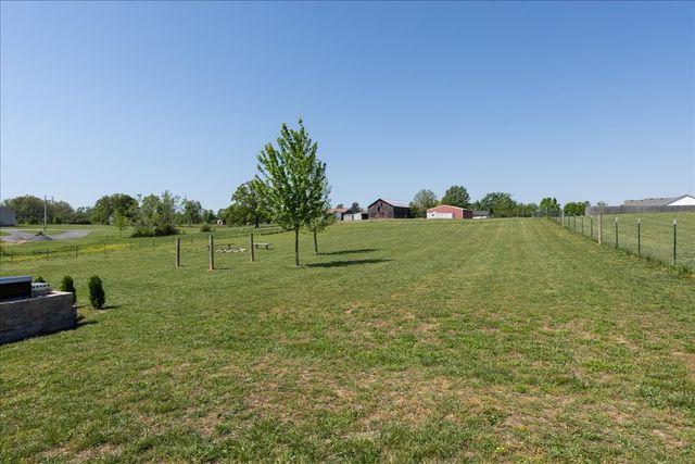 242 Ashley Dawn Ct, Portland, TN 37148