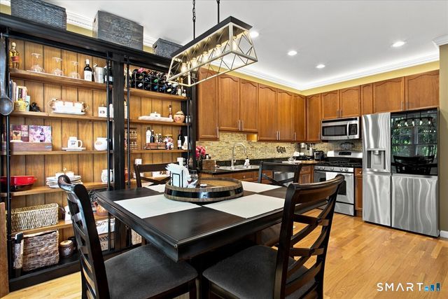 28 Woodcrest Lane 28, Danbury, CT 06810