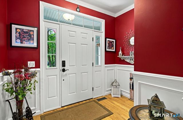 28 Woodcrest Lane 28, Danbury, CT 06810