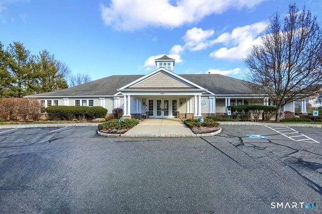 28 Woodcrest Lane 28, Danbury, CT 06810