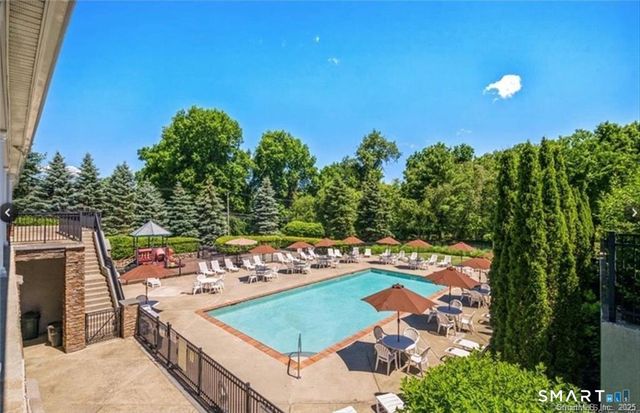 28 Woodcrest Lane 28, Danbury, CT 06810