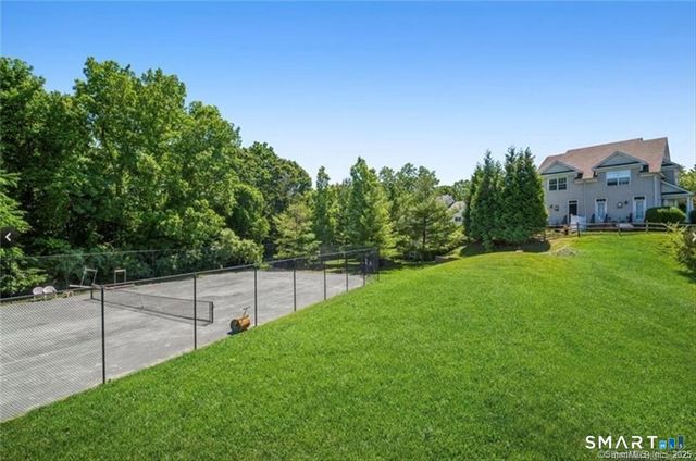 28 Woodcrest Lane 28, Danbury, CT 06810