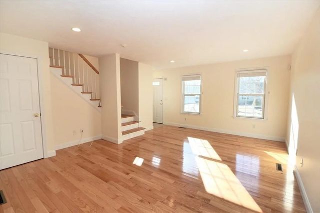 132 Howe St B, Natick, MA 01760