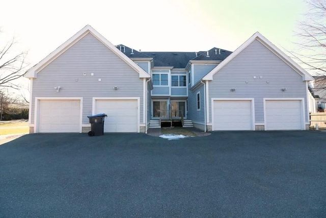 132 Howe St B, Natick, MA 01760