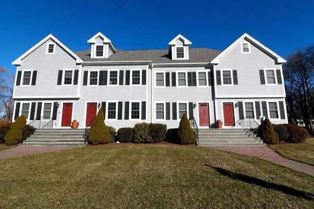 132 Howe St B, Natick, MA 01760