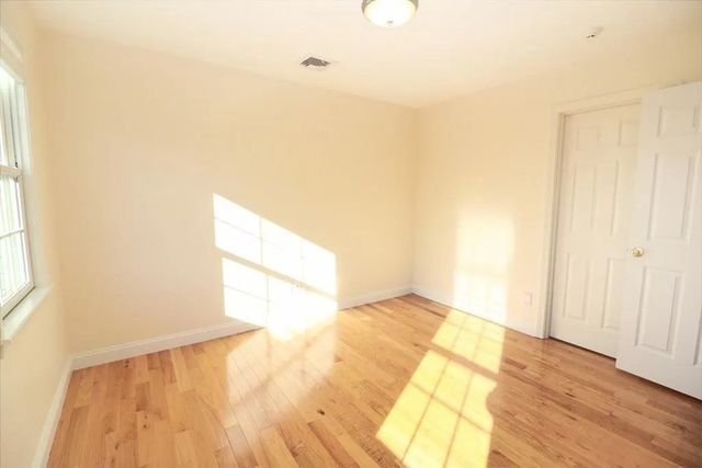 132 Howe St B, Natick, MA 01760