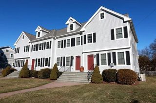 132 Howe St B, Natick, MA 01760