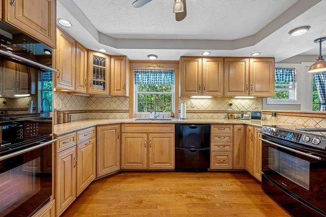 472 Central Tpke, Sutton, MA 01590