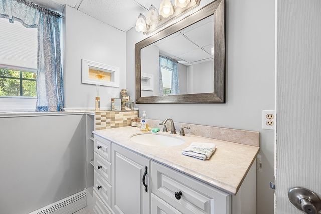 472 Central Tpke, Sutton, MA 01590
