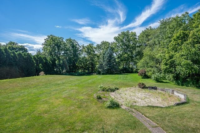 472 Central Tpke, Sutton, MA 01590