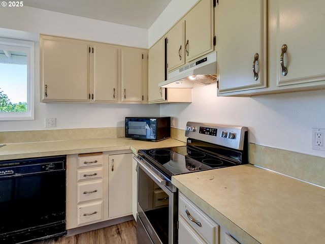 22805 Sw HIGHLAND Dr, Sherwood, OR 97140