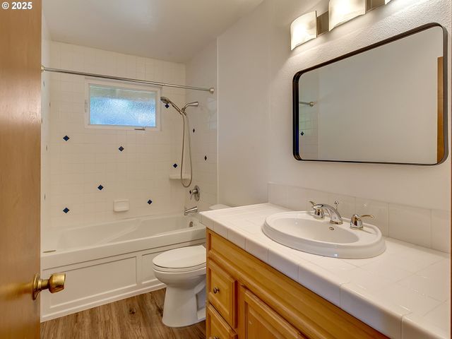 22805 Sw HIGHLAND Dr, Sherwood, OR 97140