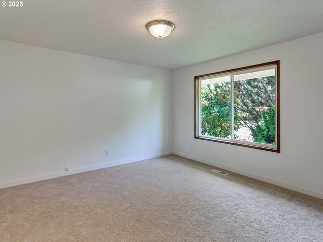 22805 Sw HIGHLAND Dr, Sherwood, OR 97140
