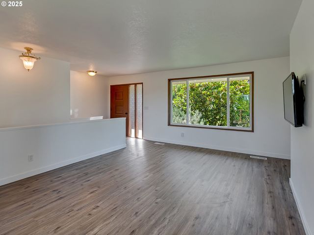 22805 Sw HIGHLAND Dr, Sherwood, OR 97140