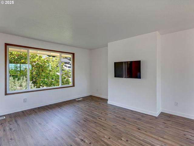 22805 Sw HIGHLAND Dr, Sherwood, OR 97140