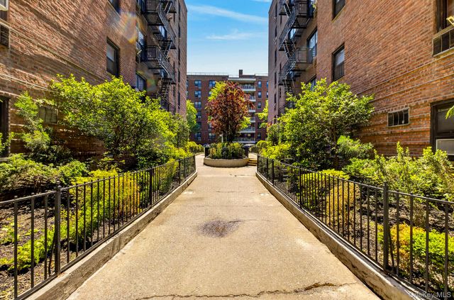 132-35 Sanford Avenue 408, Flushing, NY 11355