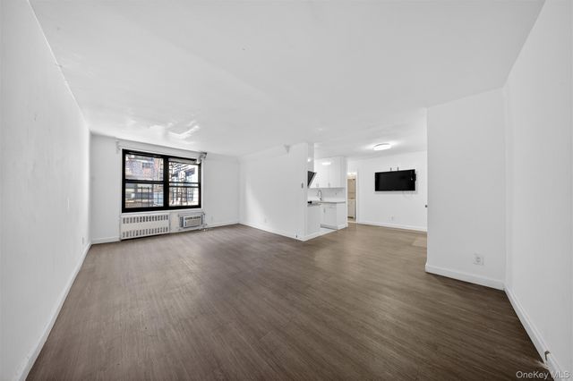 132-35 Sanford Avenue 408, Flushing, NY 11355