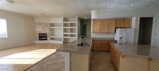 5147 VILLA VECCHIO Court 0, Las Vegas, NV 89141