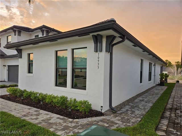 10933 Preachers Cove LN, Fort Myers, FL 33913