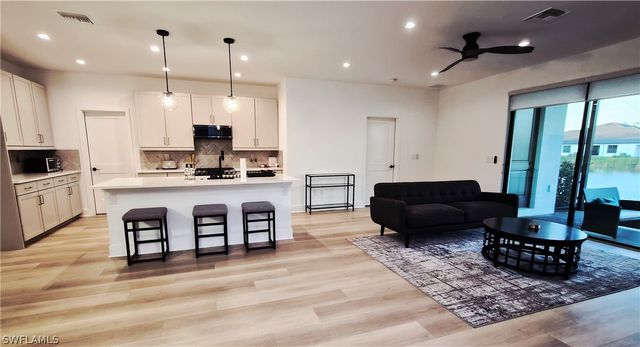 10933 Preachers Cove LN, Fort Myers, FL 33913