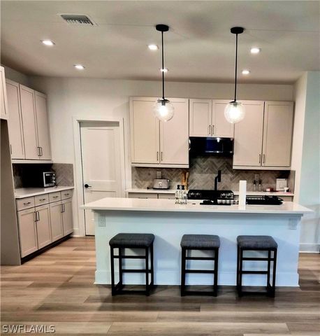 10933 Preachers Cove LN, Fort Myers, FL 33913