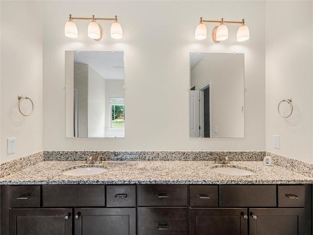 525 Trousseau Lane, Mcdonough, GA 30252
