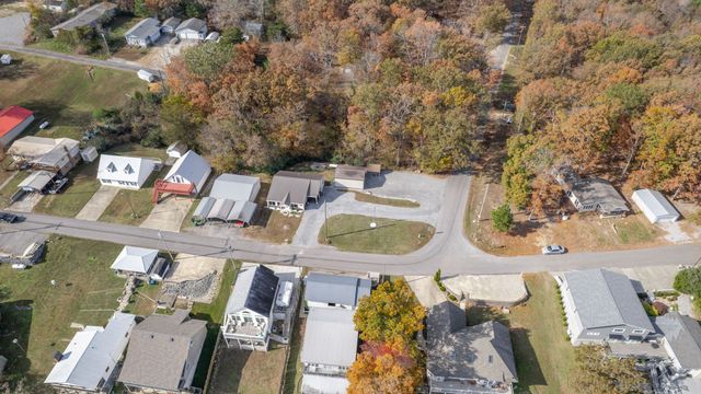 21 Lake Shore Dr, New Concord, KY 42076