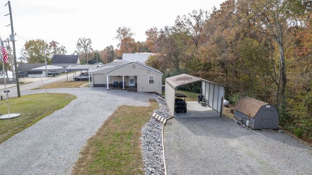 21 Lake Shore Dr, New Concord, KY 42076