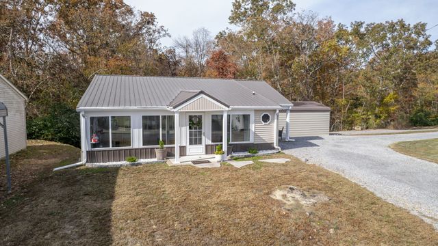 21 Lake Shore Dr, New Concord, KY 42076