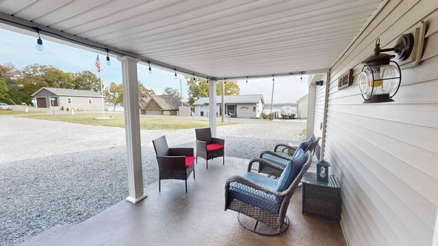 21 Lake Shore Dr, New Concord, KY 42076