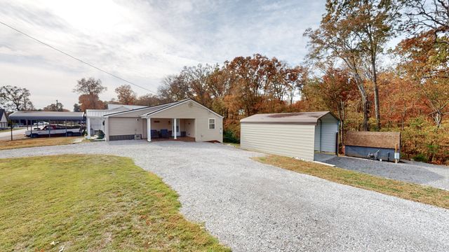 21 Lake Shore Dr, New Concord, KY 42076