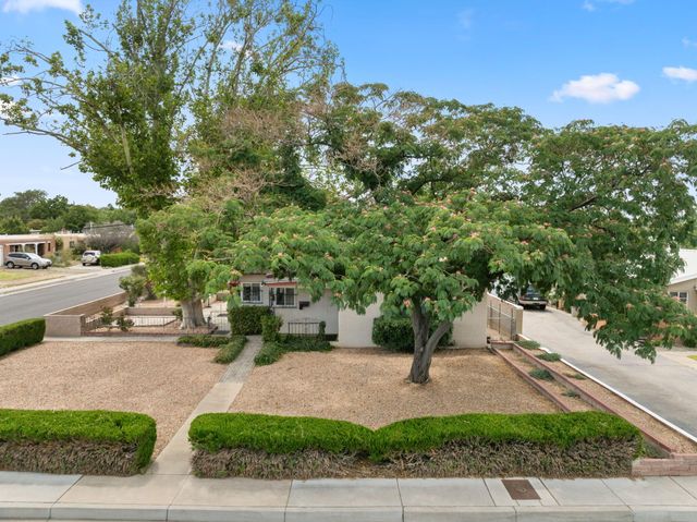 659 MONROE Street SE, Albuquerque, NM 87108