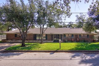 904 7th Avenue, Mineral Wells, TX 76067