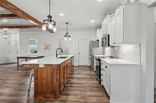 1108 Bluestem Drive, Baldwin City, KS 66006