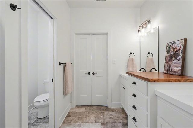 1108 Bluestem Drive, Baldwin City, KS 66006