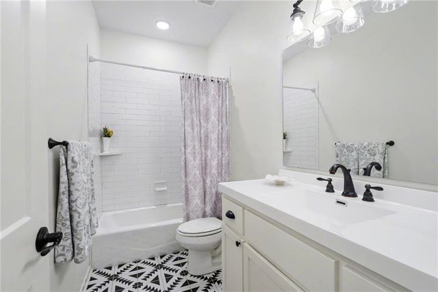 1108 Bluestem Drive, Baldwin City, KS 66006