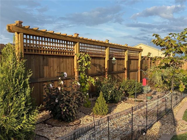 1108 Bluestem Drive, Baldwin City, KS 66006