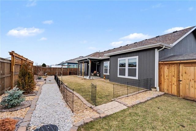 1108 Bluestem Drive, Baldwin City, KS 66006