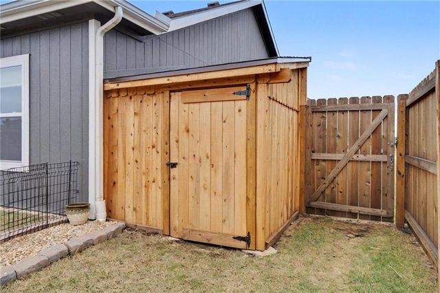 1108 Bluestem Drive, Baldwin City, KS 66006