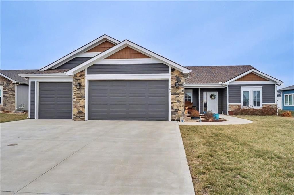 1108 Bluestem Drive, Baldwin City, KS 66006
