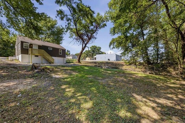 3513 Elmwood Avenue, Kansas City, MO 64128