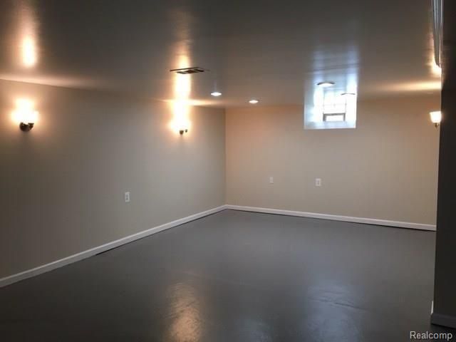 24704 Willowby Avenue, Eastpointe, MI 48021