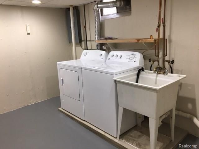 24704 Willowby Avenue, Eastpointe, MI 48021