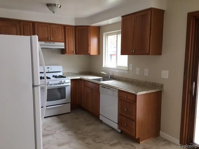 24704 Willowby Avenue, Eastpointe, MI 48021