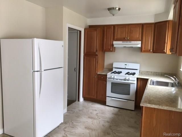 24704 Willowby Avenue, Eastpointe, MI 48021