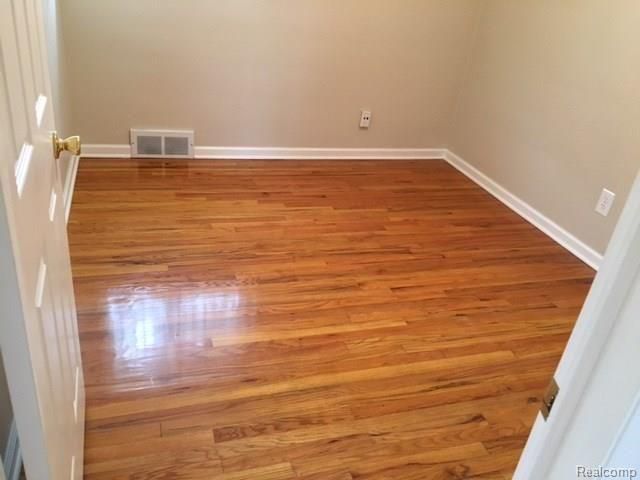 24704 Willowby Avenue, Eastpointe, MI 48021