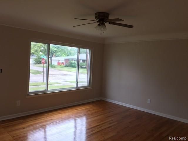 24704 Willowby Avenue, Eastpointe, MI 48021