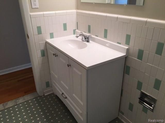 24704 Willowby Avenue, Eastpointe, MI 48021